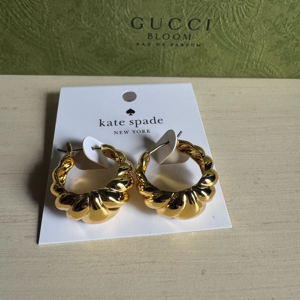 Kate Spade New York Gold-Tone French Twist Huggie Hoop 25$